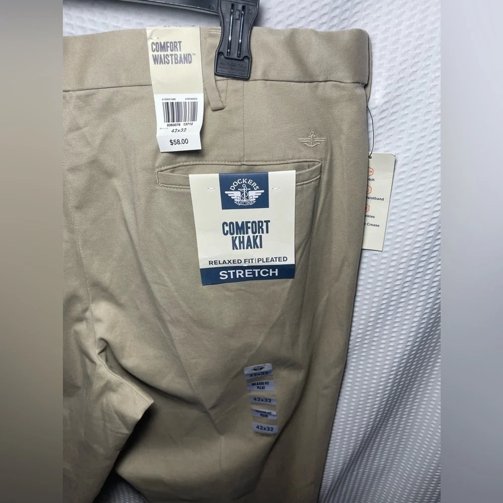 Dockers Men’s 42X32 Khaki Pants - Picture 3 of 5